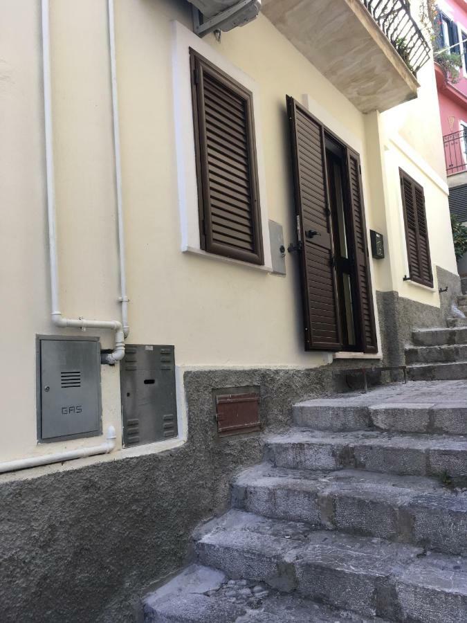 Апартаменты Quirino'S House Таормина Экстерьер фото